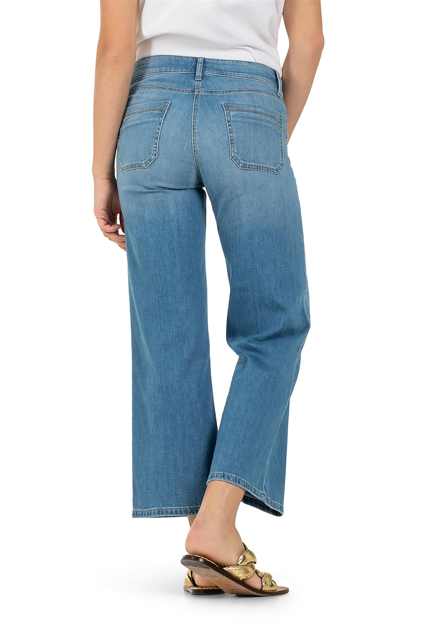 Tess Cropped