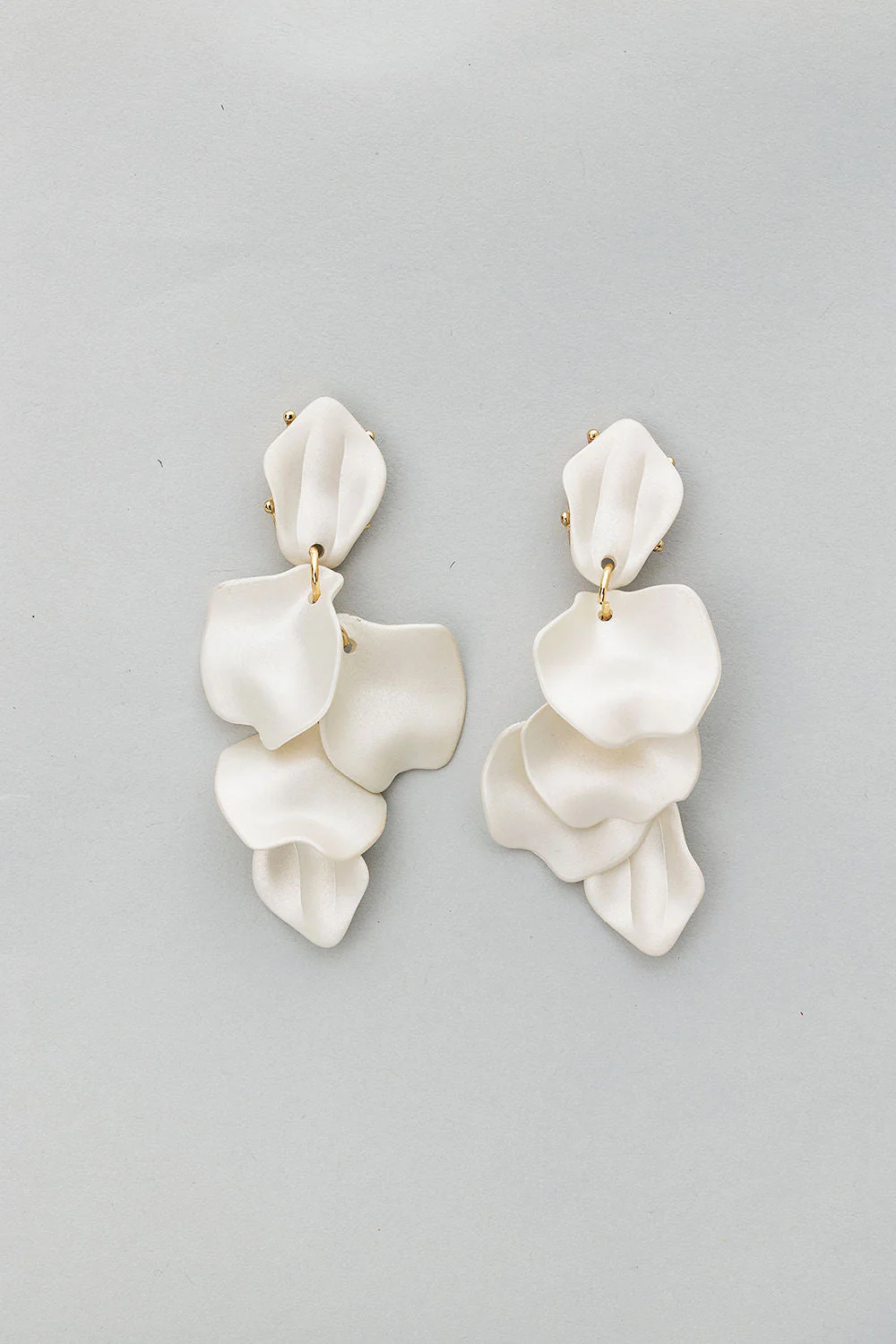 Leaf earrings pearl