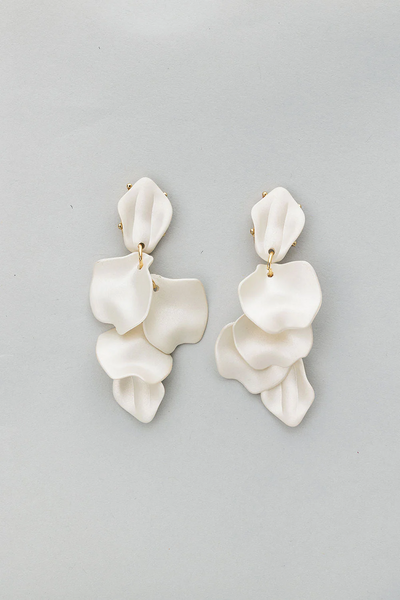 Leaf earrings pearl