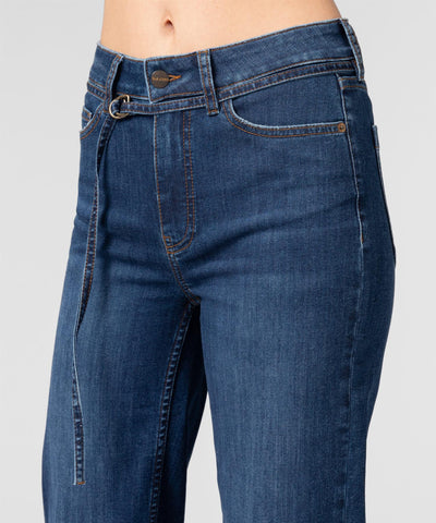 The HENNIE Jean