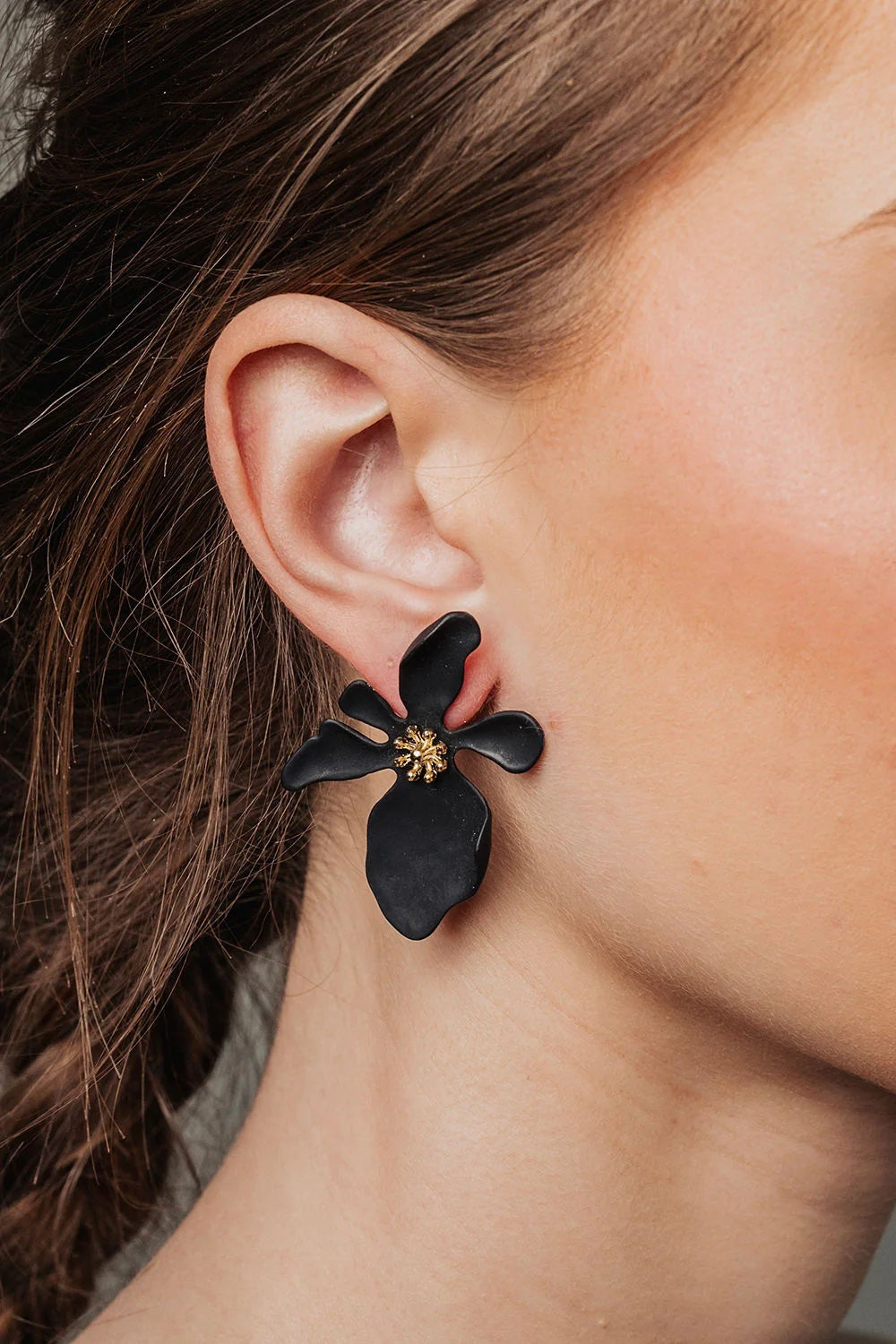Flower Earrings Black