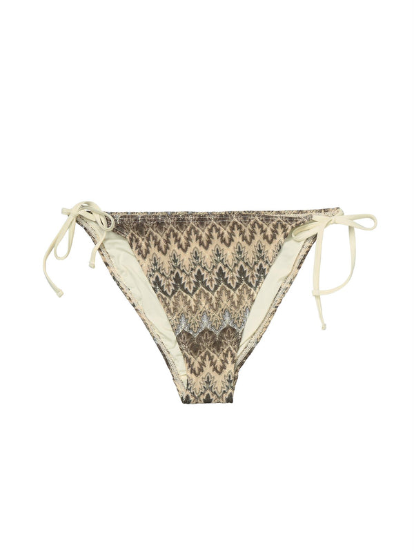 Amber baila bikini tanga