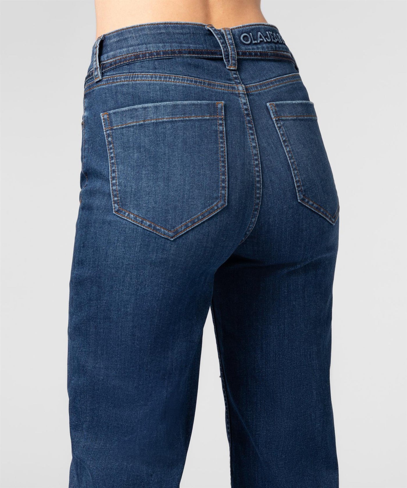 The HENNIE Jean