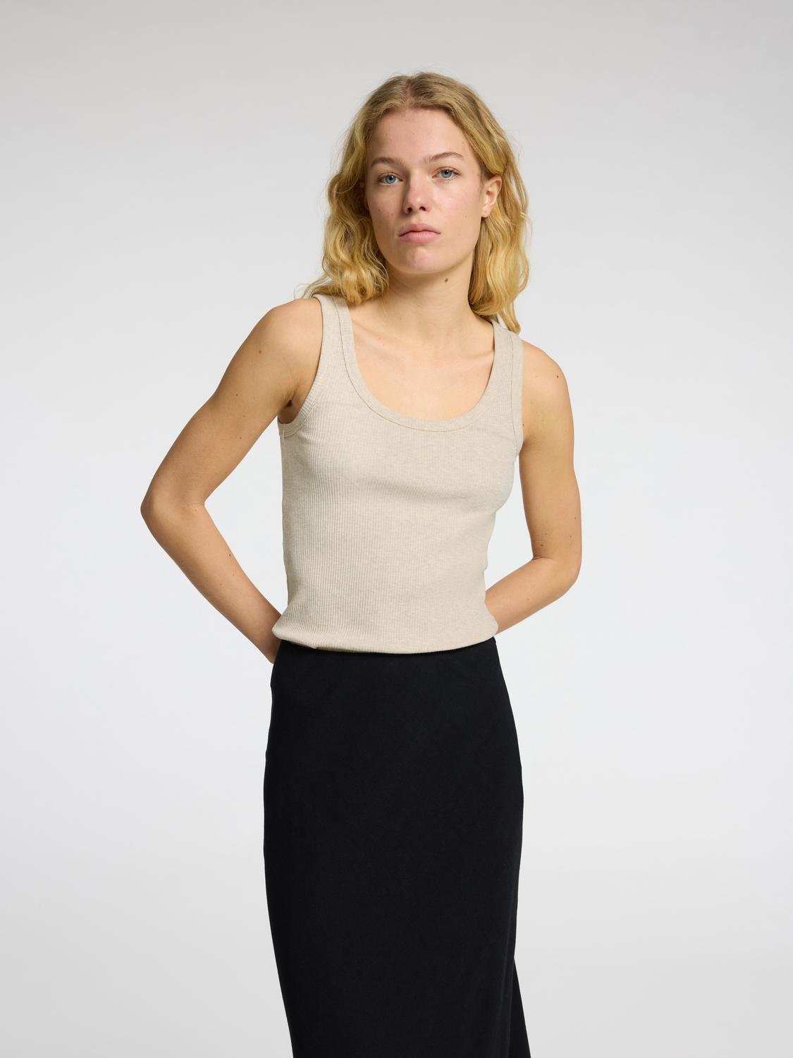 SLFANNA U-NECK TANK TOP