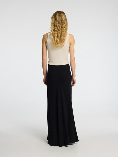 SLFANNA U-NECK TANK TOP
