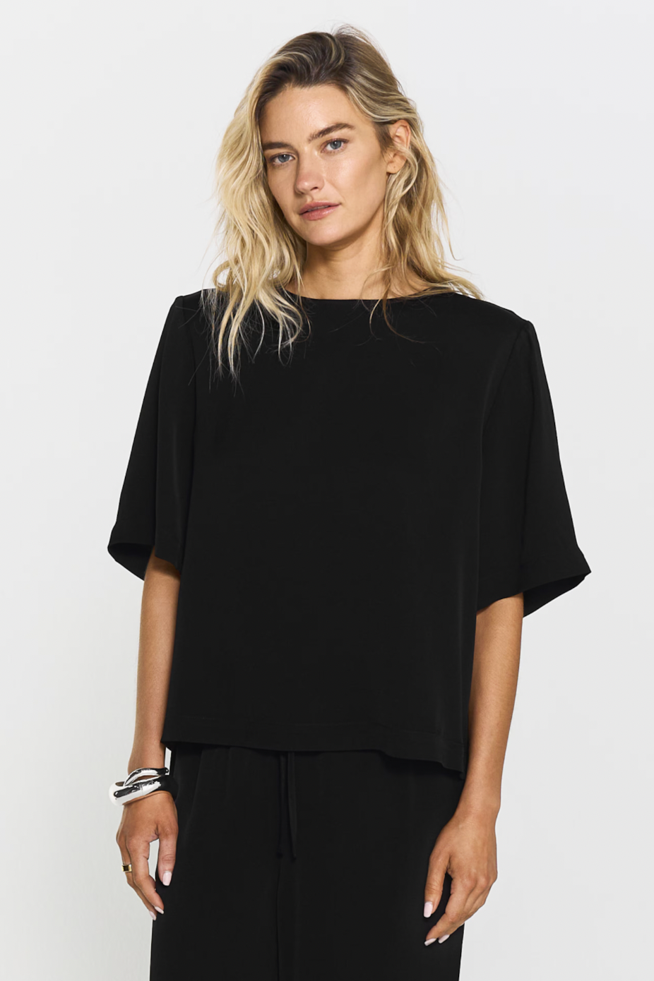 Leonie satin tee