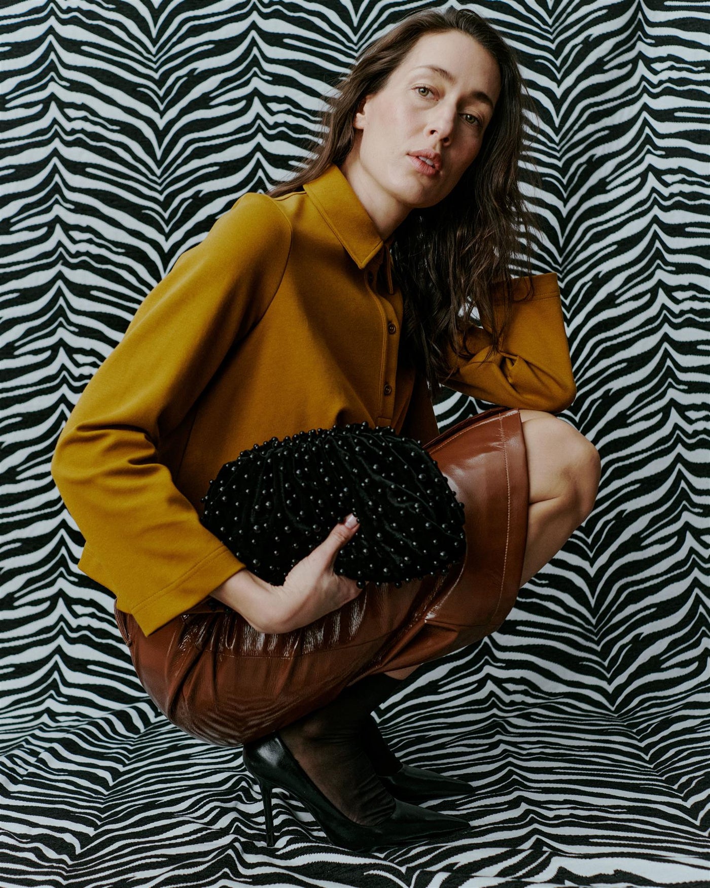 Day pearly velvet clutch