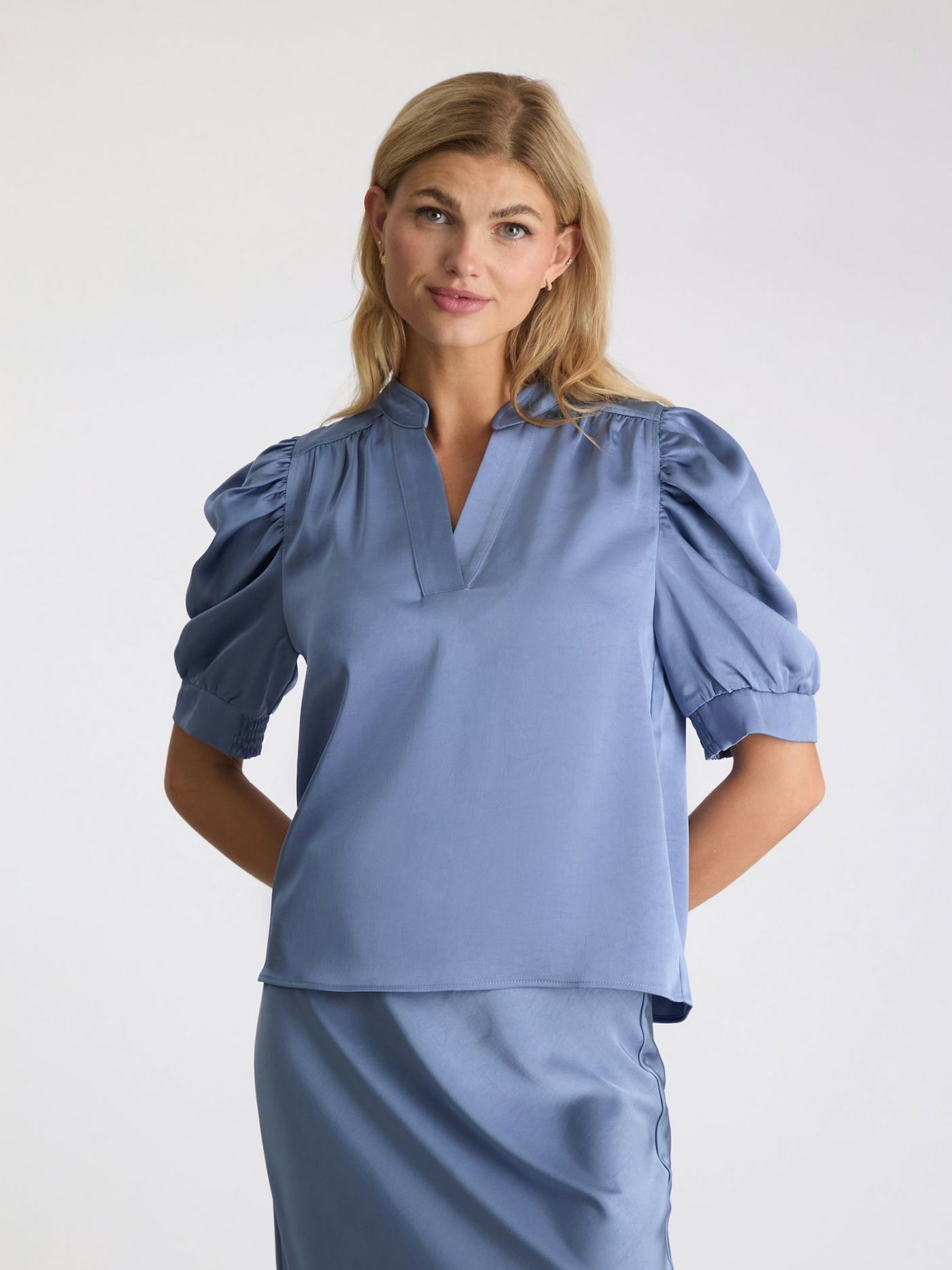 Roella heavy sateen blouse