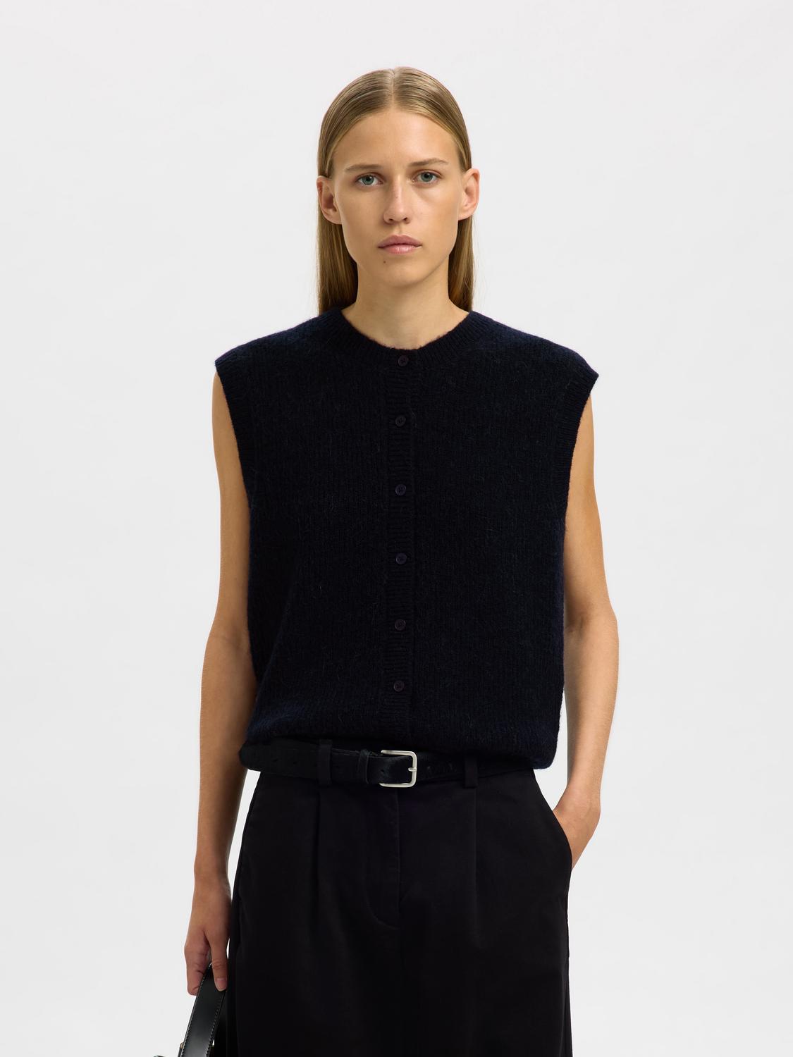 Slflulu Sl Button O-Neck Vest