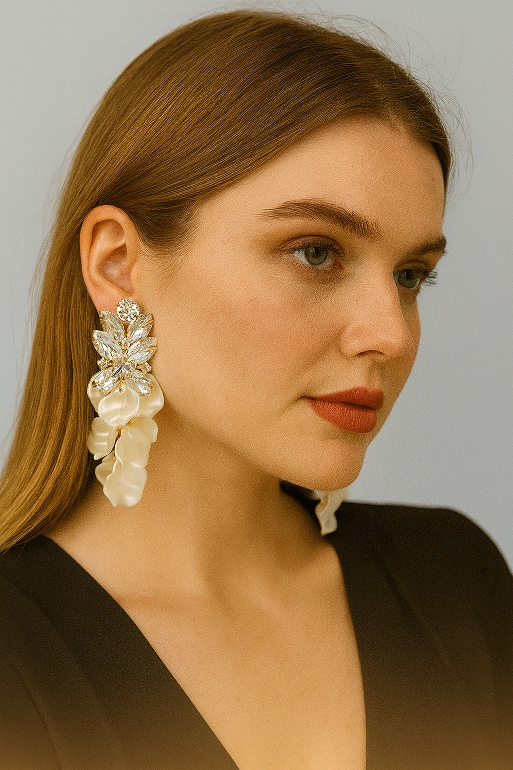 Leaf Big Stone Earrings Offwhite